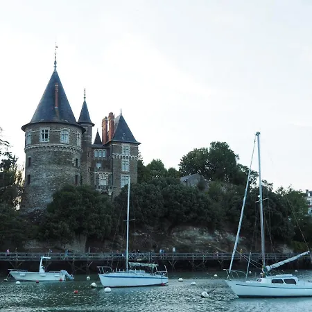 شقة A Vue Vieux Port Et Chateau